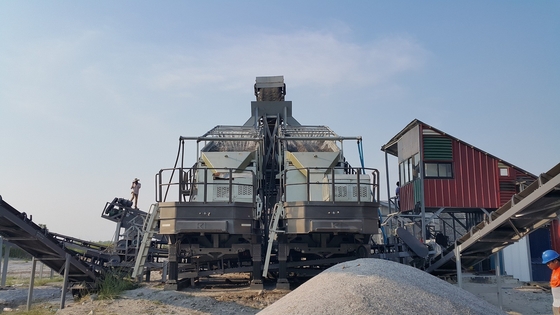Macchine mobili del frantoio del cemento del minerale di ferro 130 TPH della miniera di rame del frantoio del blocco in calcestruzzo