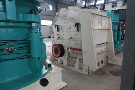Cava secondaria della macchina 200Kw PF1315 del frantoio per pietre di impatto orizzontale che schiaccia dolomia