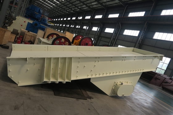 modello di vibrazione Large Capacity, alimentatore della macchina ZSW1149 dell'alimentatore del saltatore di 580mm del vaglio oscillante