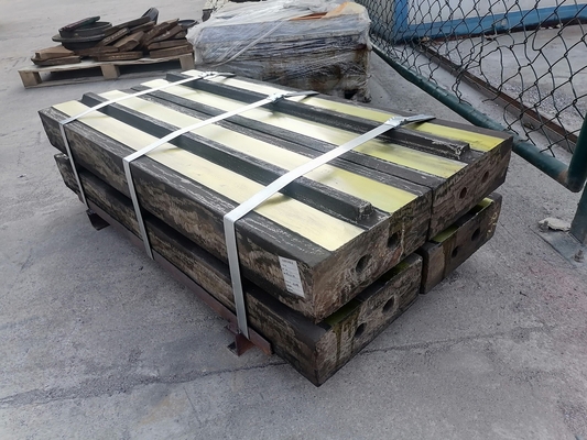 Del frantoio per pietre Cr26 alte Chrome parti PF1315, parti di usura del frantumatore a urto del martello dei pezzi di ricambio CI231 del frantoio del trio