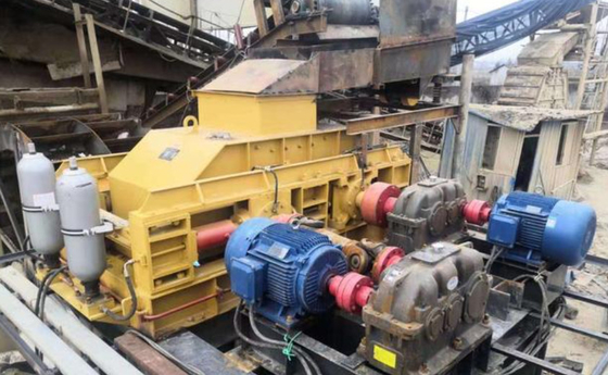 Il centro della sabbia della polvere del quarzo 2PG0425 che fa macchina 45kw per i materiali medi di durezza